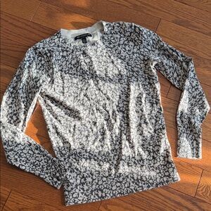Banana Republic Gray and White Floral Crewneck Sweater
